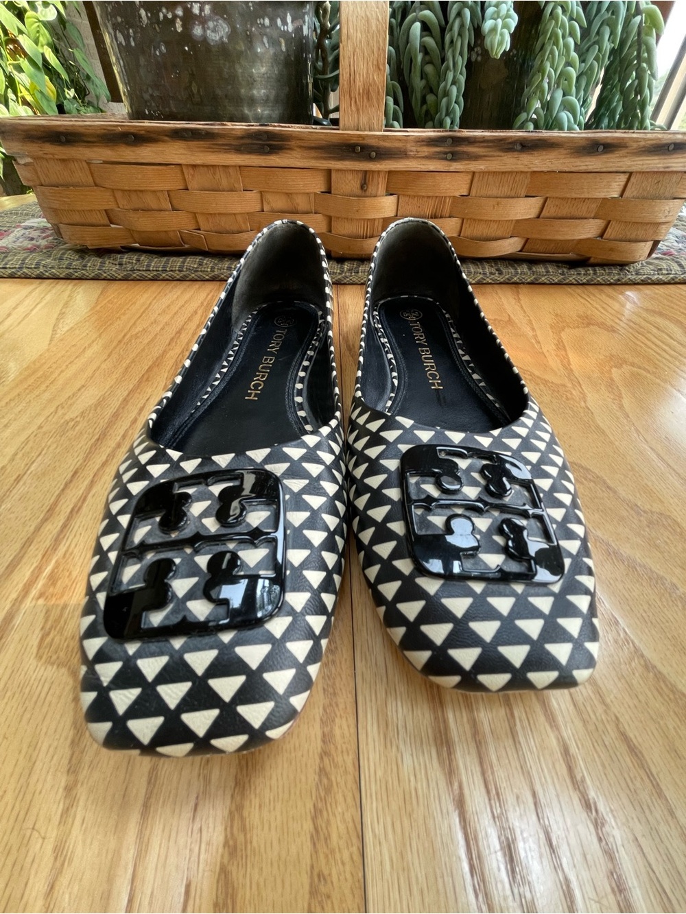 Tory Burch Black & Cream Geometric Logo Georgia Flats